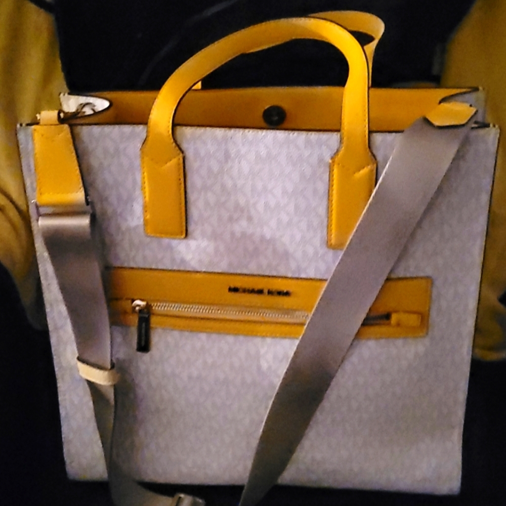 Large tote